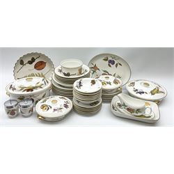 Royal Worcester Evesham dinner service i