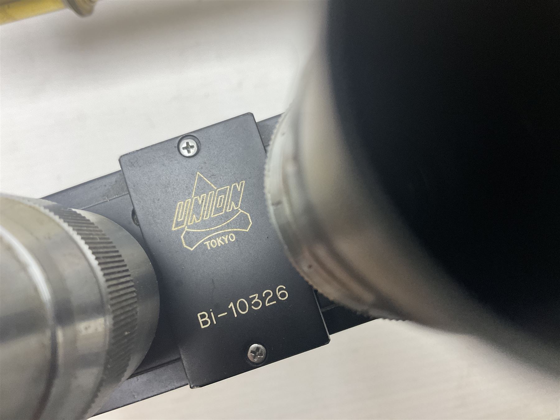 Large collection of microscope lenses, for various microscopes 