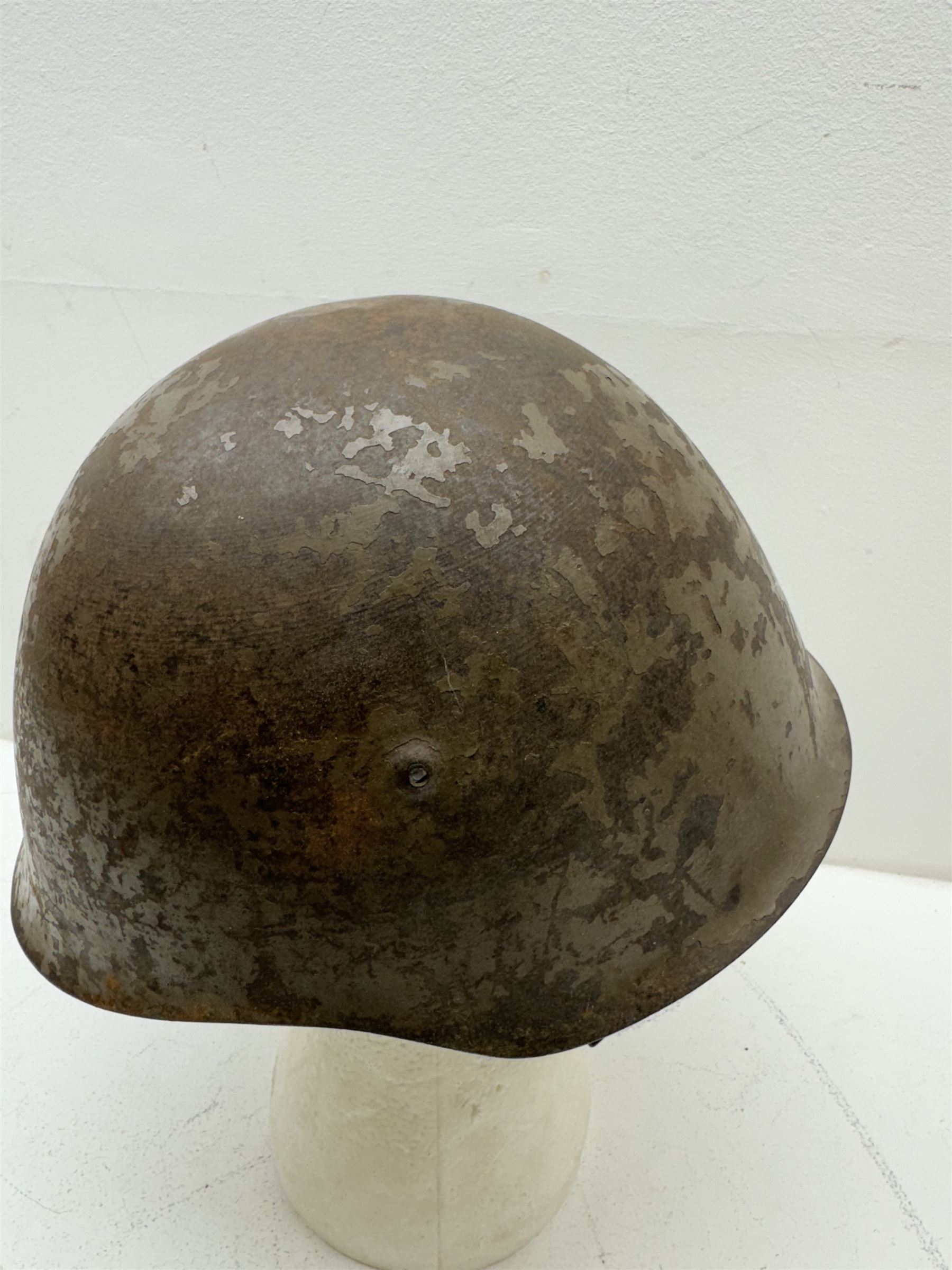 WWII Portuguese steel M1940 combat helmet with original leather liner and strap, D23cm  