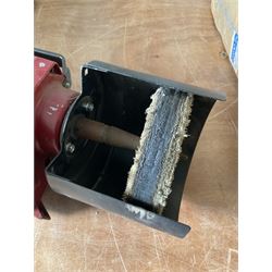 Creusen dual bench grinder with polishing wheels  - THIS LOT IS TO BE COLLECTED BY APPOINTMENT FROM DUGGLEBY STORAGE, GREAT HILL, EASTFIELD, SCARBOROUGH, YO11 3TX