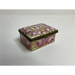 Early 19th century Swansea box of rectangular form, densely decorated with painted pink cabbage roses and gilt foliage upon plain ground, the hinged lid opening to reveal interior painted with two further roses upon plain ground, marked Swansea. in gilded lettering beneath, W7cm H3.5cm D5.5cm