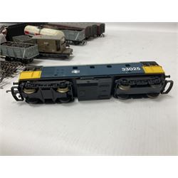 Various makers ‘00’ gauge - Hornby DCC ready LNER 4-6-2 ‘The Mallard’ no.4468 in blue with original box; Lima British Railway Class 33 Bo-Bo diesel locomotive no.33025; quantity of coaches, wagons and track to include Hornby, Lima, Tri-Ang etc (26) 