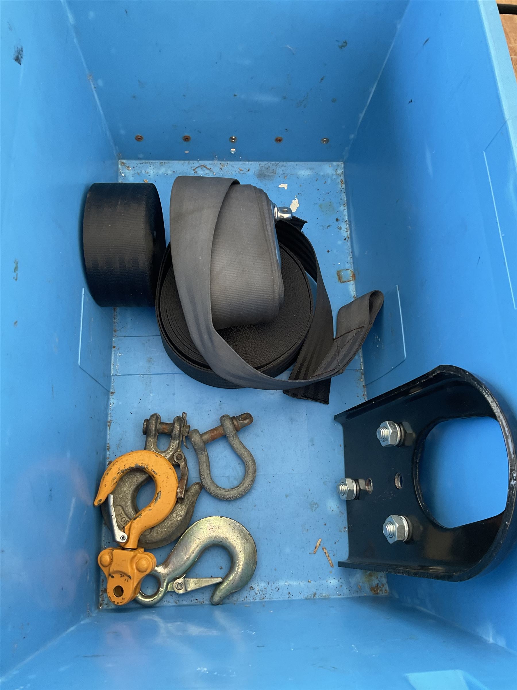ATV Winch DA-2500 and Delta DW-1500i electric winch with accessories  - THIS LOT IS TO BE COLLECTED BY APPOINTMENT FROM DUGGLEBY STORAGE, GREAT HILL, EASTFIELD, SCARBOROUGH, YO11 3TX