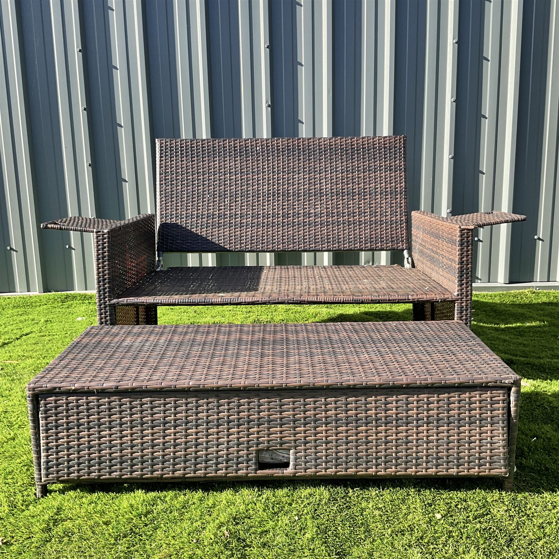 Outsunny - garden rattan furniture set two seater patio lounger daybed - THIS LOT IS TO BE COLLECTED BY APPOINTMENT FROM DUGGLEBY STORAGE, GREAT HILL, EASTFIELD, SCARBOROUGH, YO11 3TX