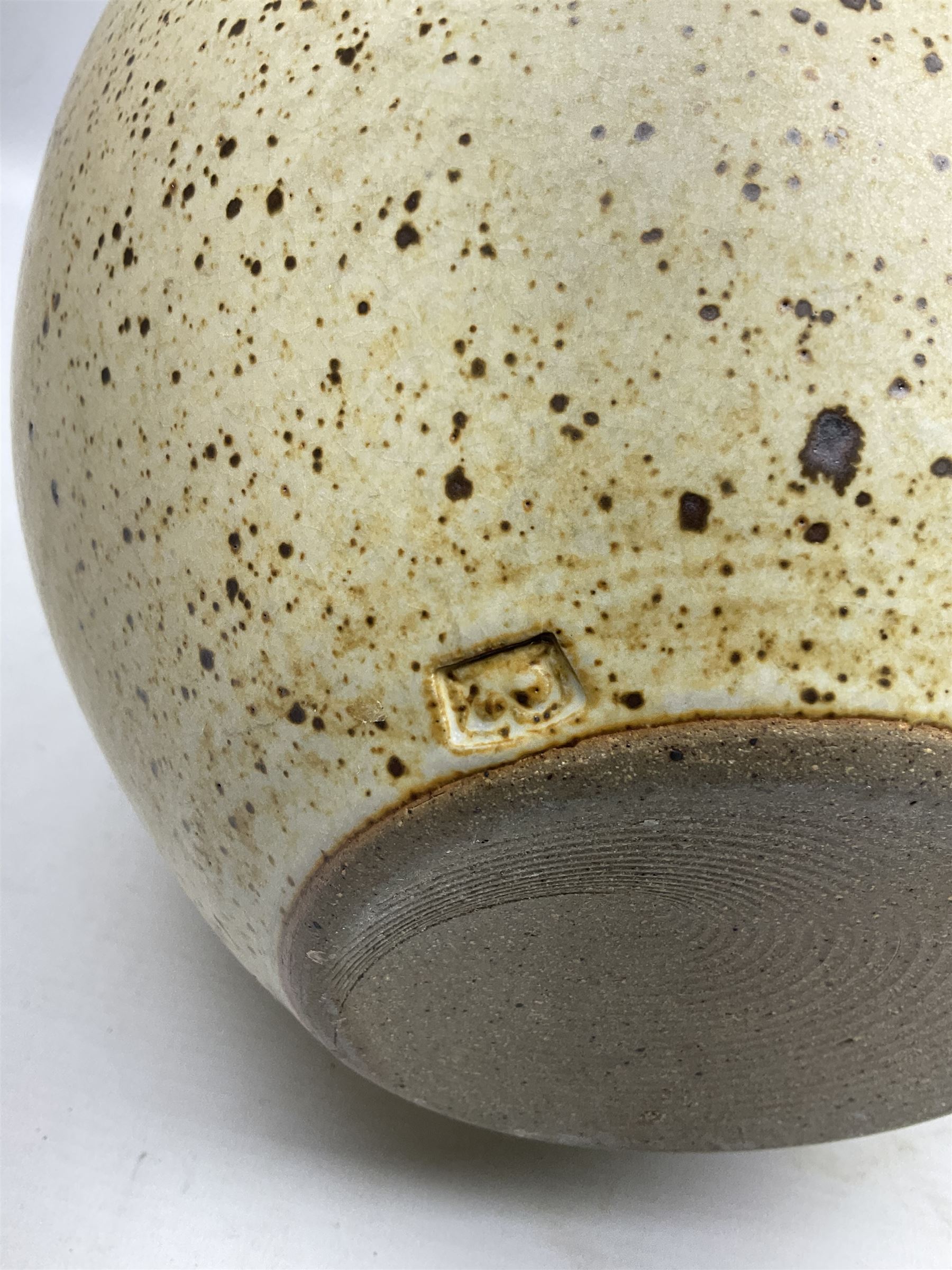David Lloyd Jones (1928-1994): Stoneware vase of globular form with speckled glaze and impressed LJ seal mark, H29cm