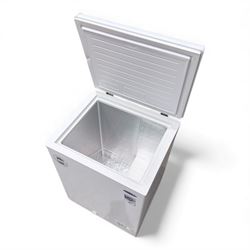 IceKing chest freezer (CF140W.E)
