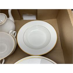 Crownford Queen's China Elegance pattern part tea and dinner service, to include Dinner plates, eight soup bowls, four tea cups etc 