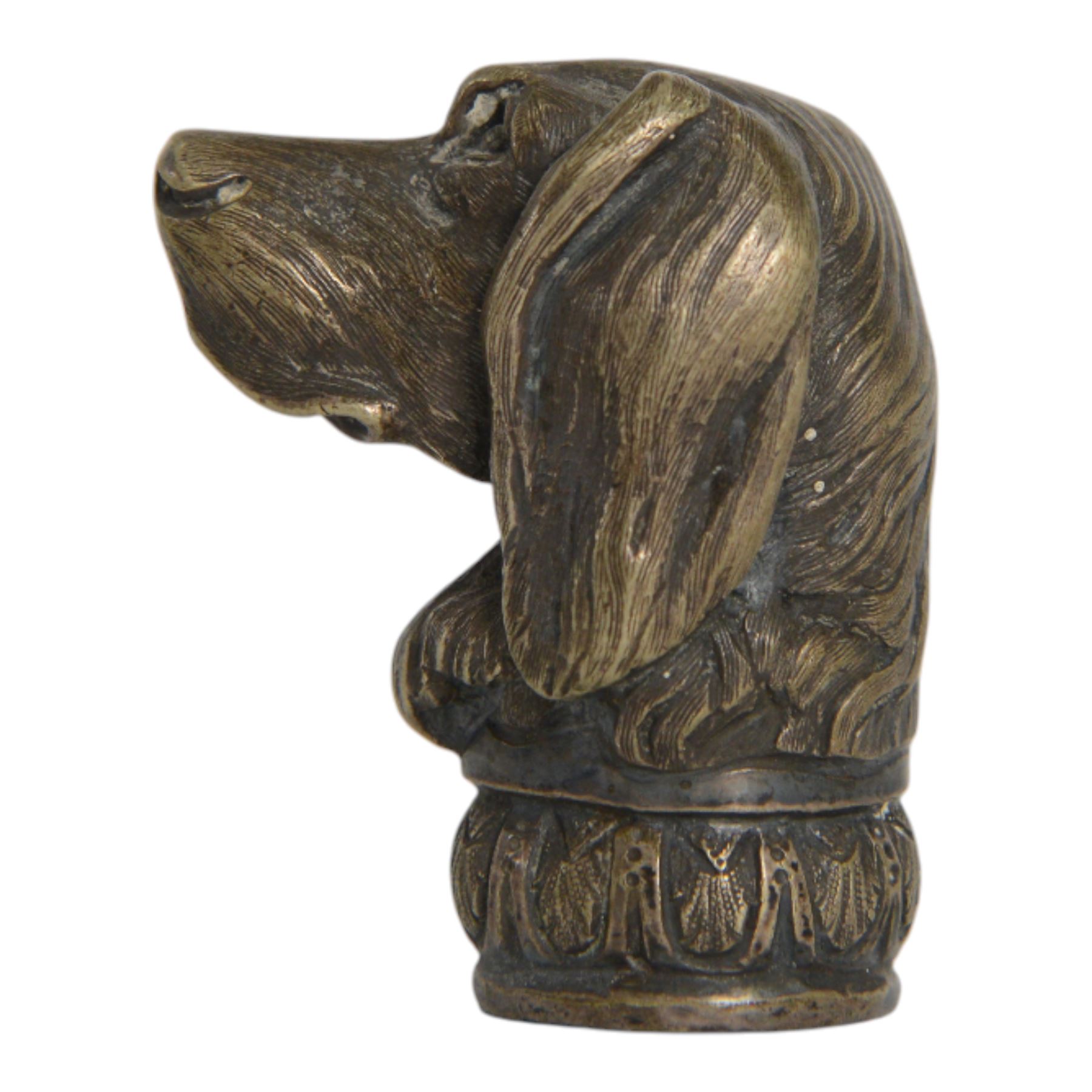 Cast bronze walking stick top, in the form of a gun dog, H6cm, hole D2cm