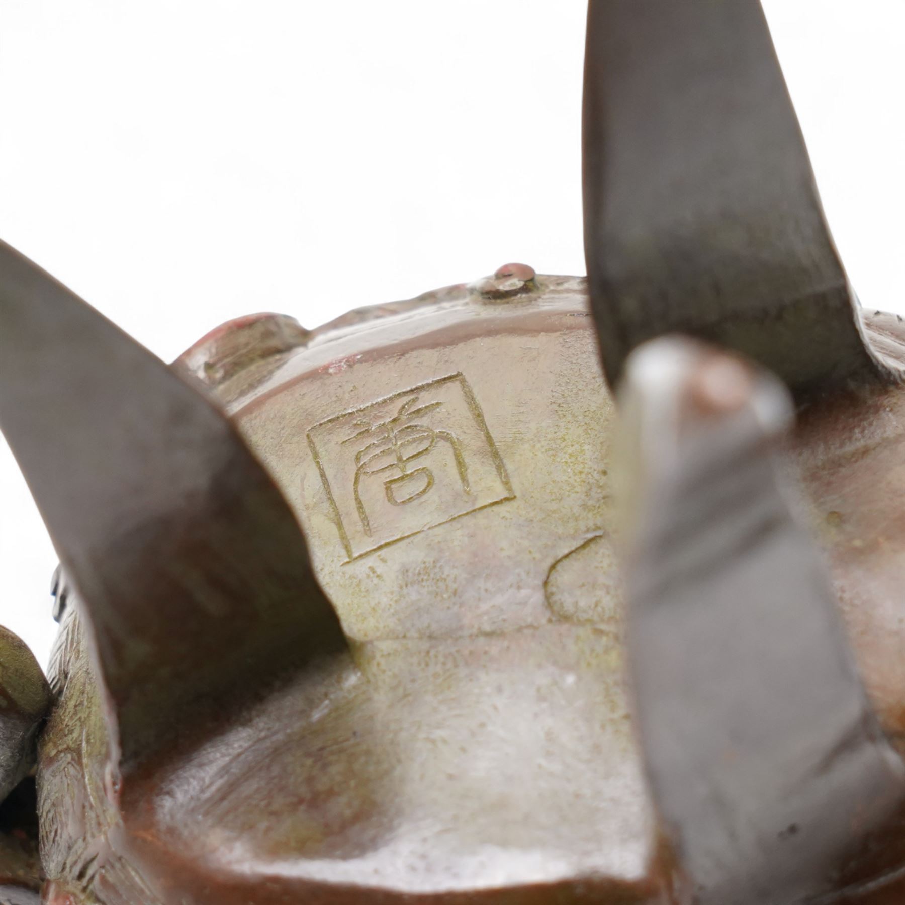 Chinese bronze libation cup with Zoomorphic handle on a tripod base H13cm