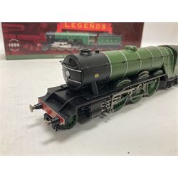 Hornby ‘00’ gauge - Limited Edition Hornby Legends Series no.989/1000 Class A1 LNER 4-6-2 ‘Flying Scotsman’ no.4472 in green; in original box with certificate of authenticity 