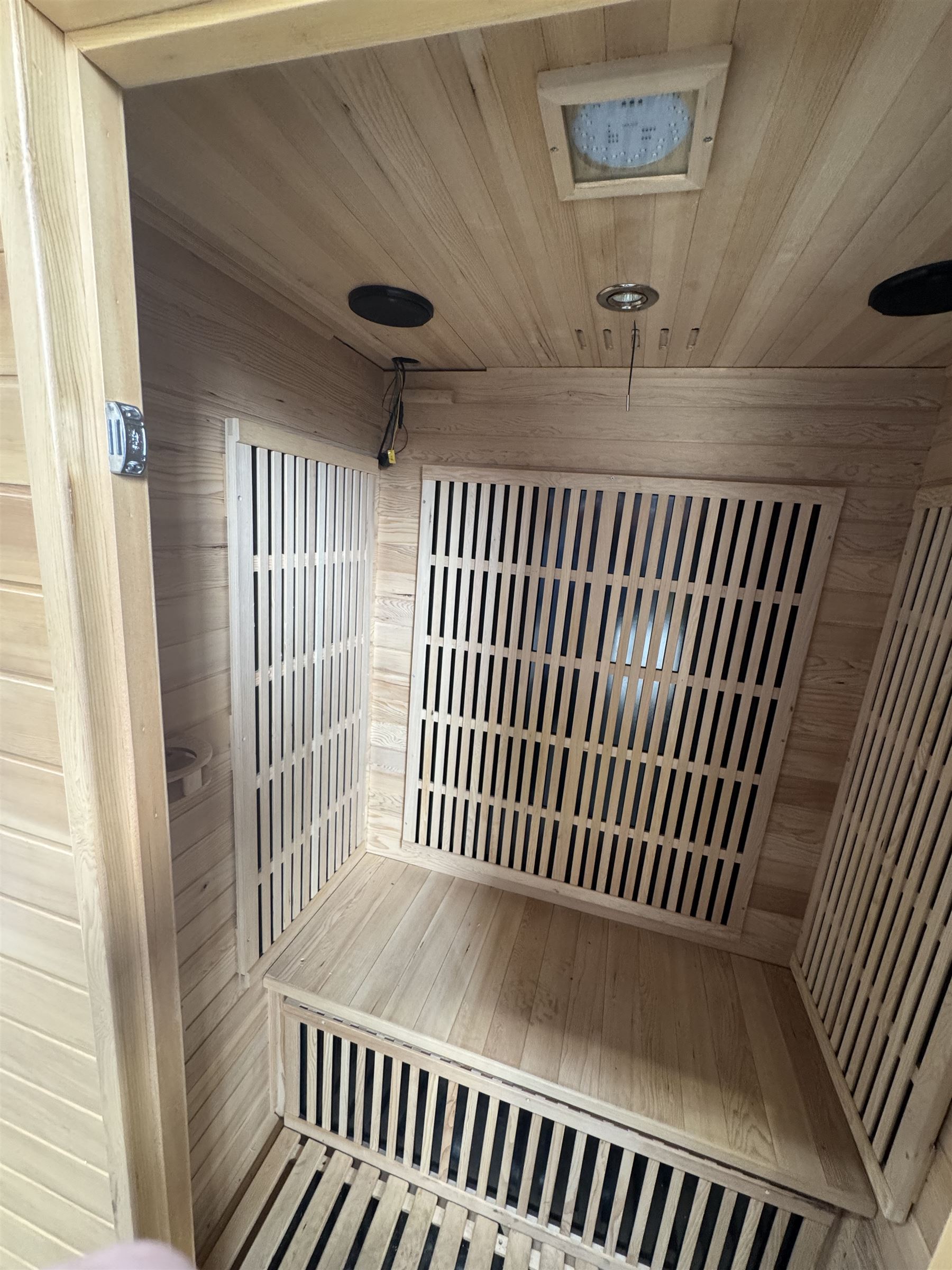 Sahara Valley HL-200K2 infrared sauna