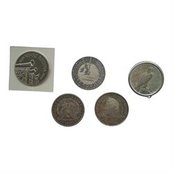 United States of America 1891 silver Morgan dollar, Queen Elizabeth II Canada 1976 Montreal Olympic Games sterling silver four-coin set, 1983 Great British coins year set etc and various banknotes with Bank of England ten shillings, The Central Bank of Ireland ten shillings 'IIP043989 3.1.62' and one pound '90F904441 16.3.62' etc