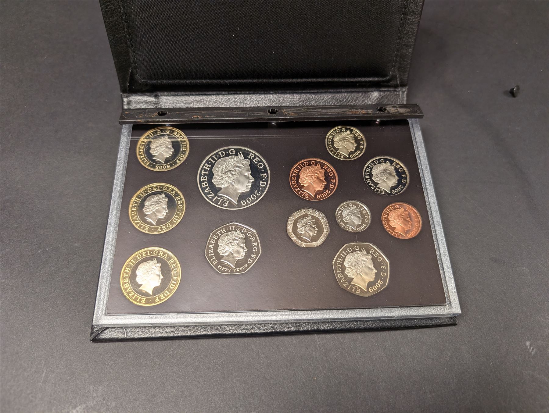 The Royal Mint United Kingdom 2009 proof coin set, including Kew Gardens fifty pence coin, cased