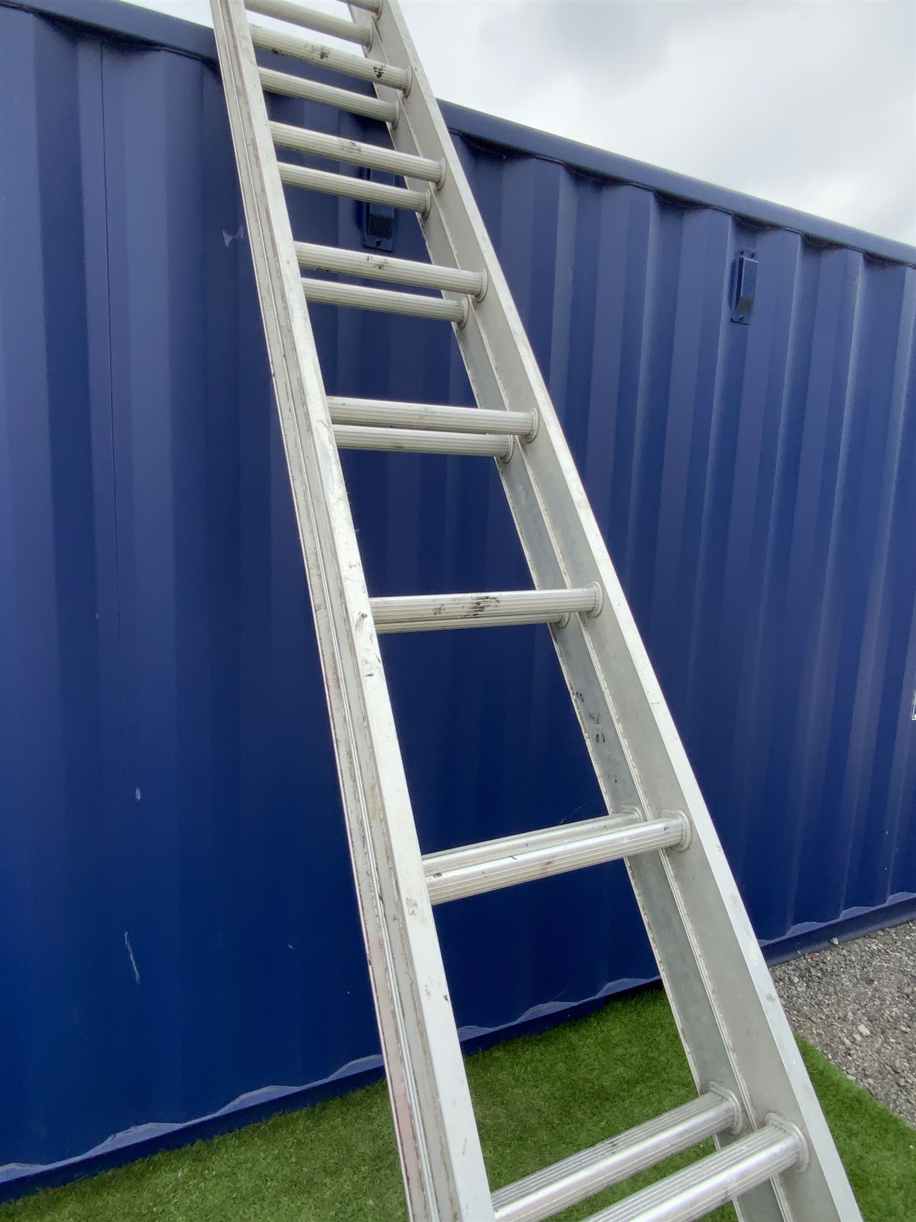 Clima extending ladders THIS LOT IS TO BE COLLECTED BY APPOINTMENT