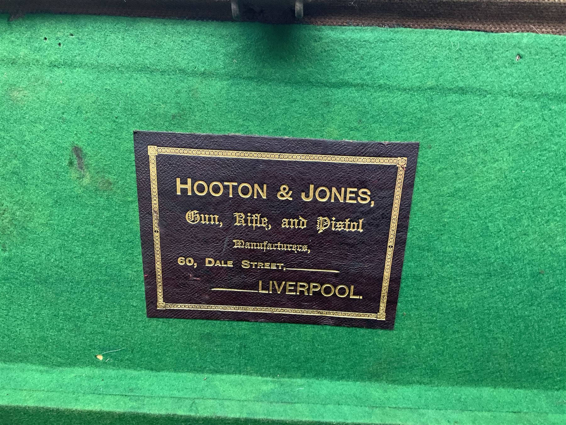 Leather fitted shotgun case L81cm, and a canvas fitted shotgun case with Hooton & Jones label, L83cm (2)