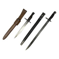WW1 American Remington P14 rifle bayonet Model 1913, the 43cm fullered steel blade dated 5 17; in metal mounted leather scabbard L57cm overall; and WW1 Canadian Ross Rifle Co.1907 Model Mk.II bayonet, dated 2/17; in leather scabbard with frog (2)