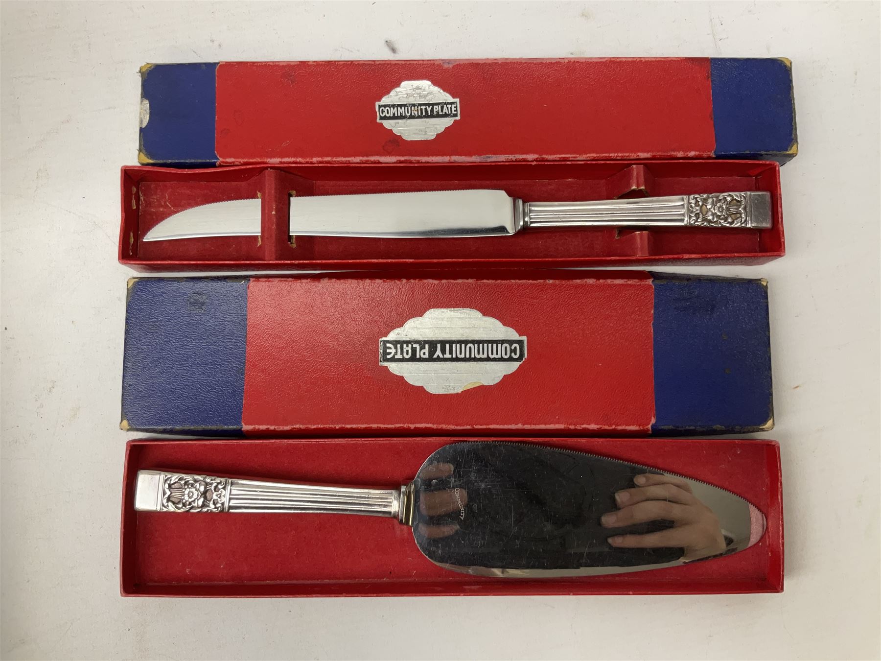 Oneida Community silver plated canteen of cutlery, decorated in the Coronation pattern, cased, together with additional silver plated cutlery