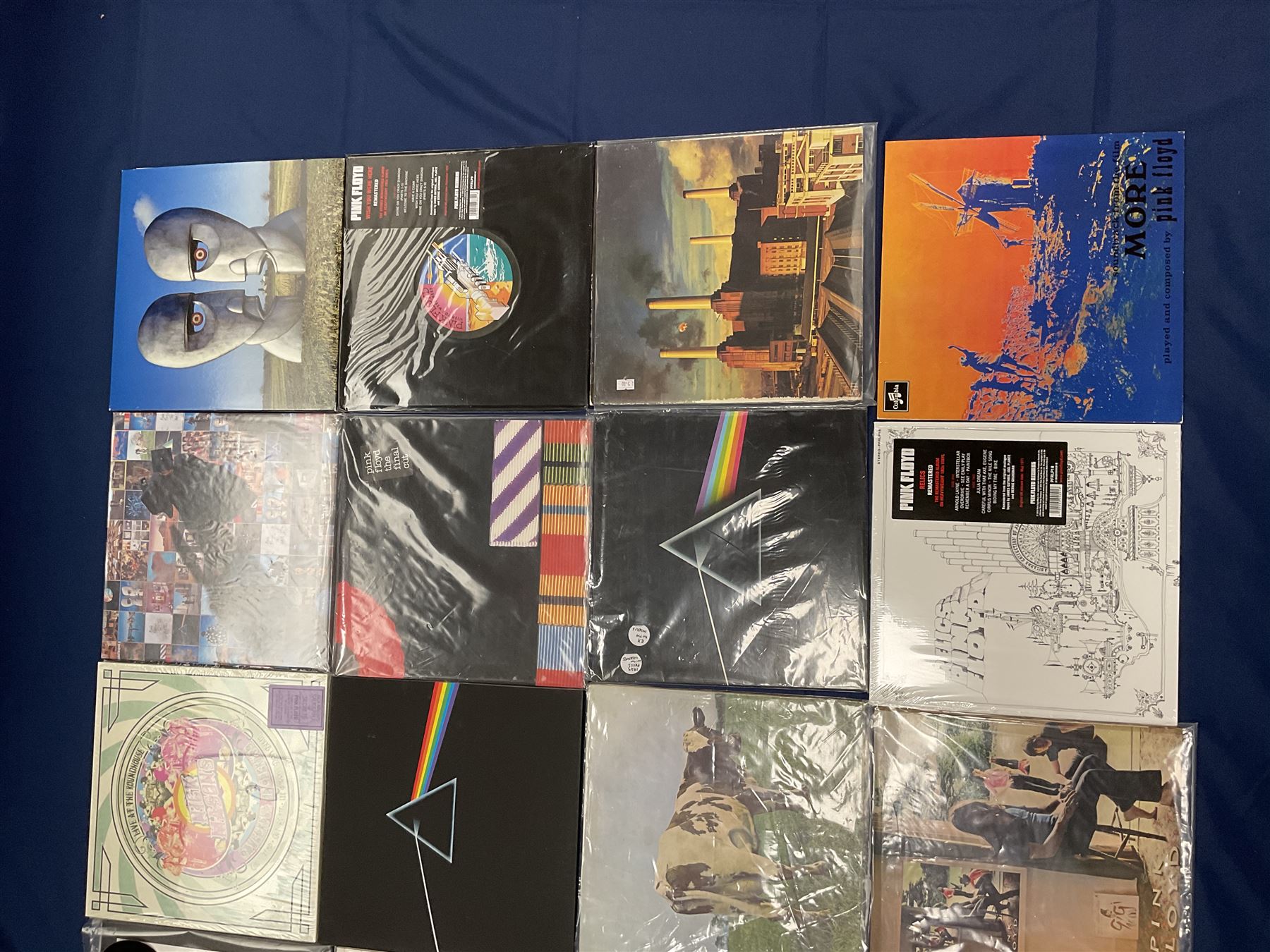 Pink Floyd vinyl LPs including 'Delicate Sound of Thunder', 'Relics', 'A Momentary Lapse of Reason', 'The Wall', 'Wish You Were Here' etc (20)