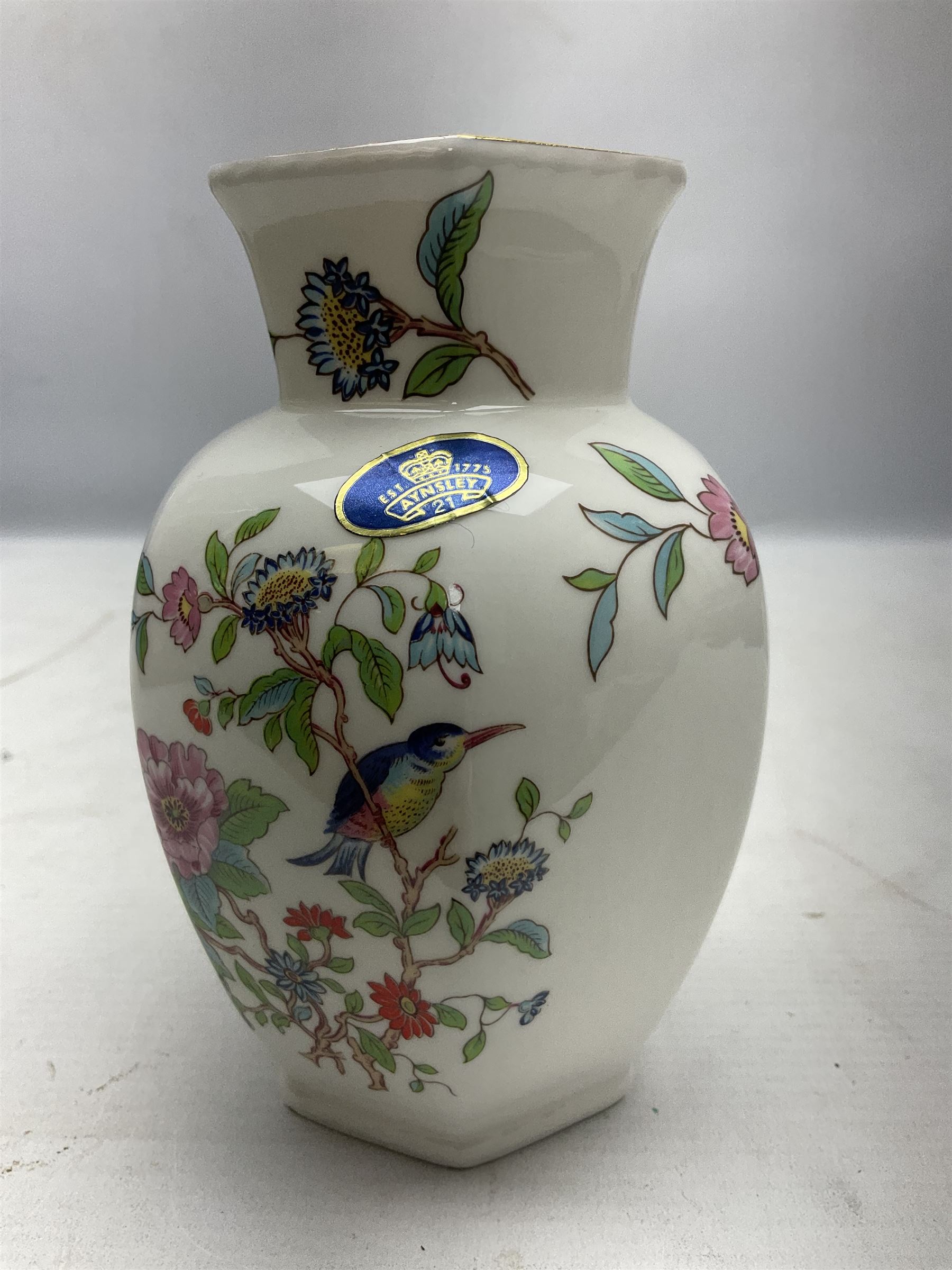 Mats Jonasson of Sweden glass Otter paperweight, Capredoni by Dartington Crystal Crysanthemum paperweight, boxed British Fossils agate geode, silver plated wine bottle coaster and Aynsley vase, etc, all boxed