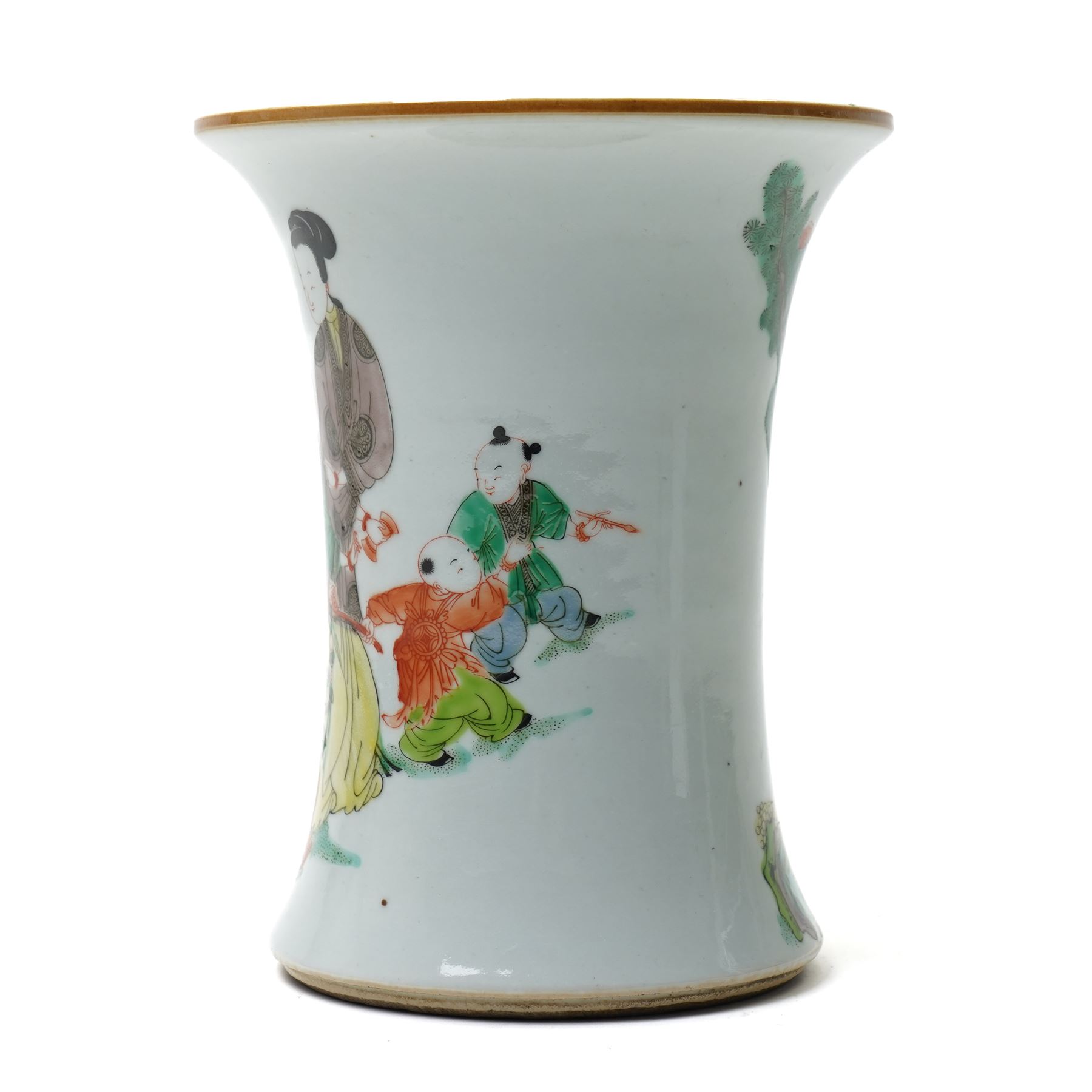 Chinese famille verte brush pot, decorated with mothers and children, Republic period, but bearing underglaze blue spurious four character mark of Kangxi to base, H19cm
