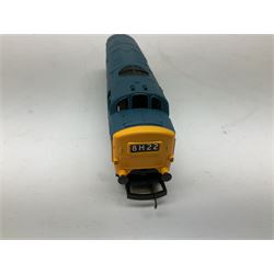 Hornby '00' gauge - Class 9F 2-10-0 locomotive 'Evening Star' No.92220; Class A3 4-6-2 locomotive 'Flying Scotsman' No.4472; and Class 37 Diesel Co-Co locomotive No.37130; all boxed (3)