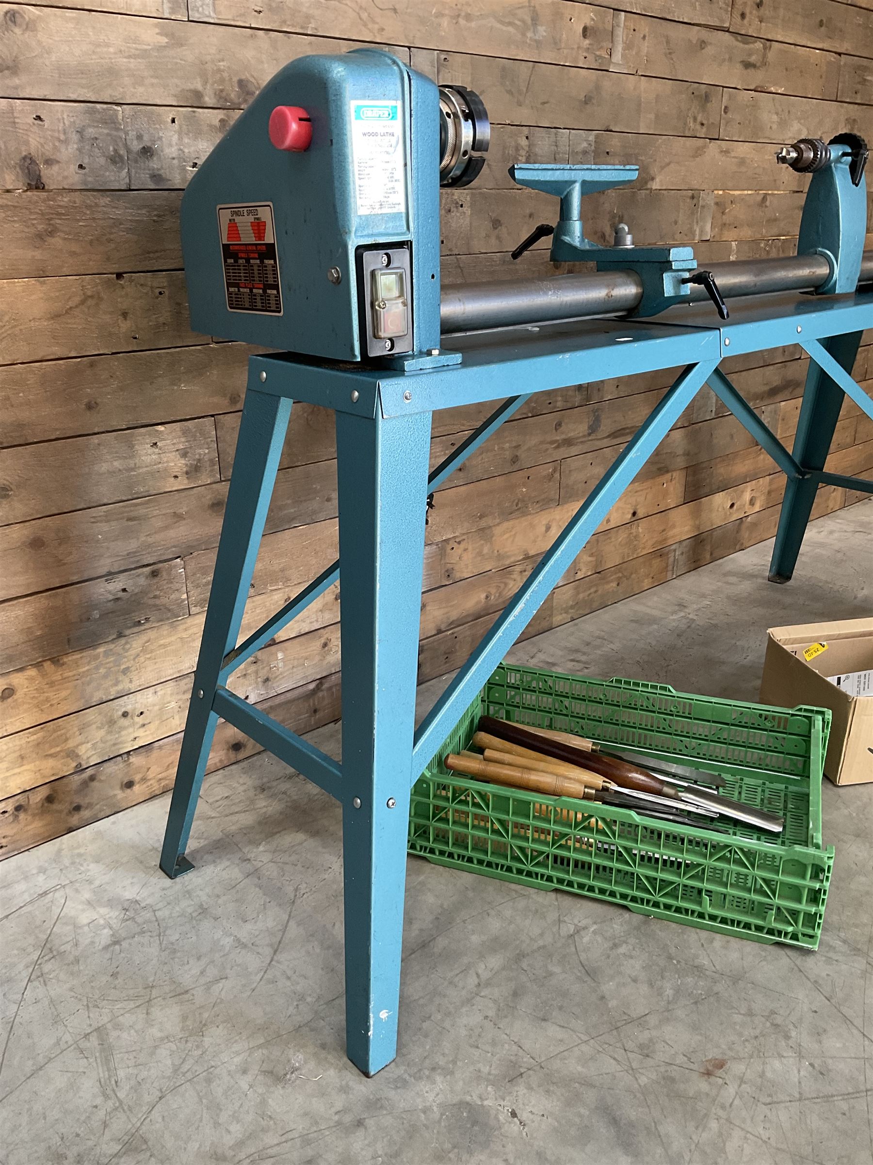 Draper WTL12 wood lathe and a collection of turning chisels 