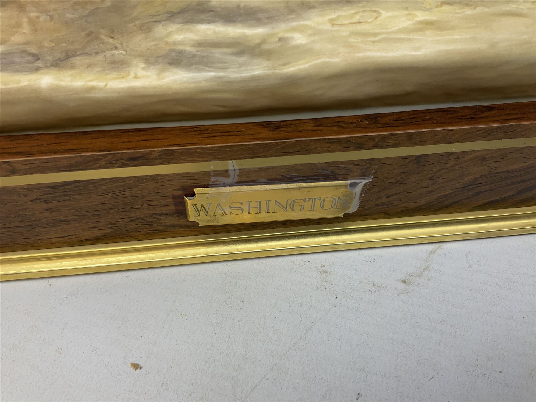 Royal Worcester 'Washington' model by Bernard Winskill, limited edition 148/750, on wooden plinth with title plaque, framed certificate and box