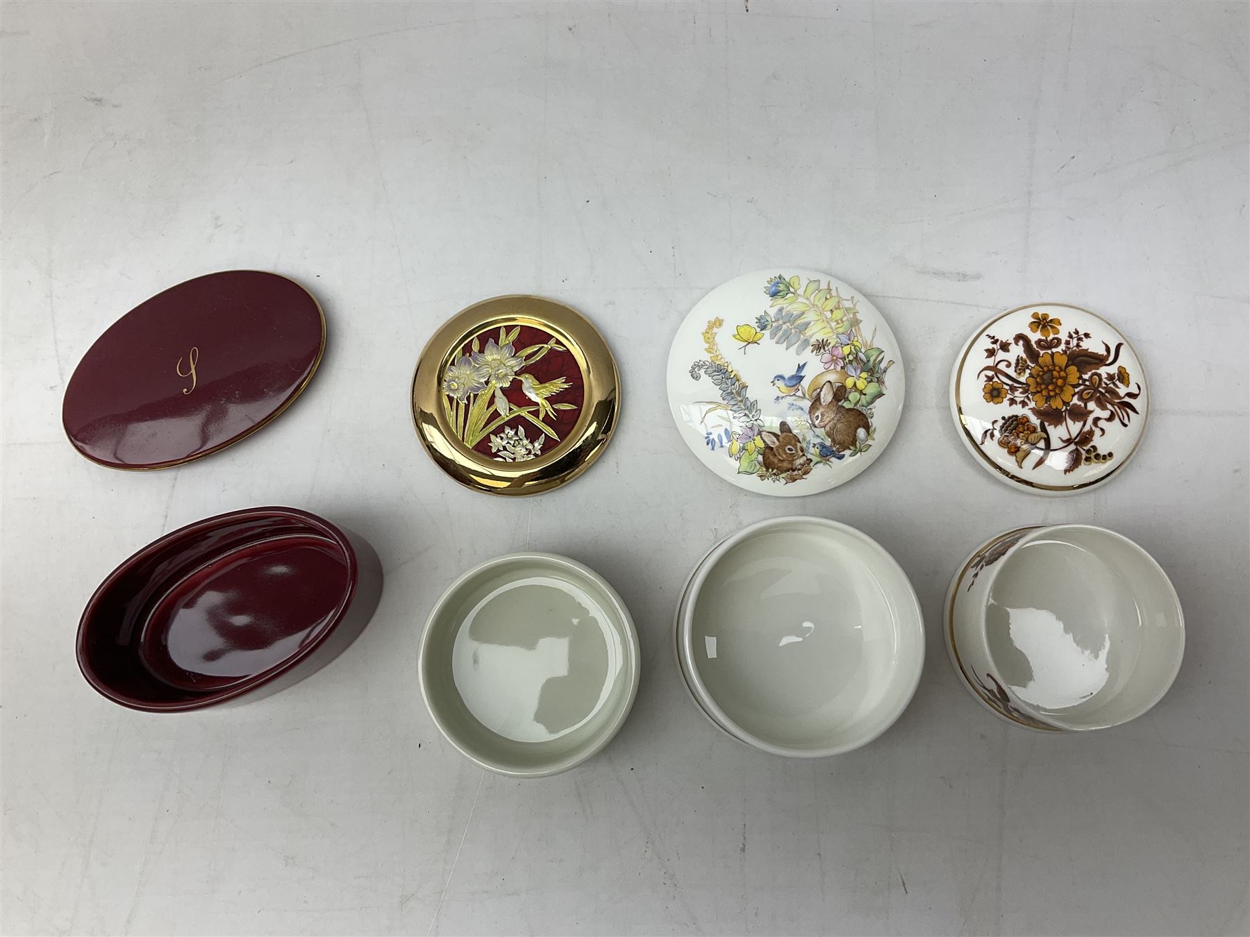Two Crummles enamel trinket boxes to include William Wordsworth example and a larger example decorated with roses and other flowers, boxed Royal Worcester Golden Jubilee box, two Aynsley boxes, Dresden box, Hammersley and Aynsley examples decorated with birds etc