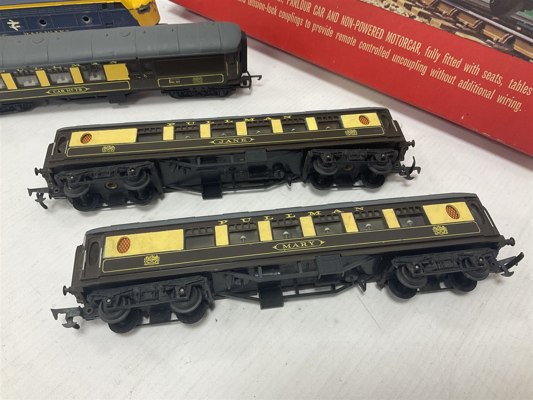 Hornby/Tri-Ang ‘00’ gauge - RS52 The Blue Pullman Electric Train Set comprising diesel pullman motorcar, parlour car and non-powered motorcar with a quantity of track; five further loose models comprising one diesel locomotive, three pullman coaches and one breakdown train unit (6) 