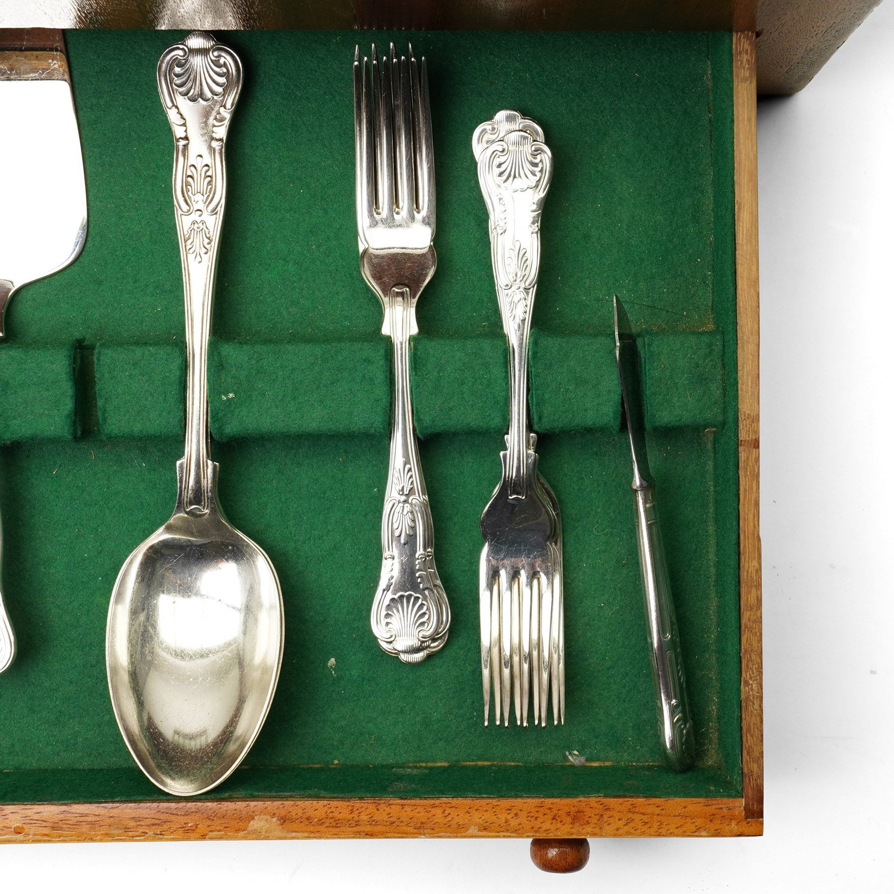 Canteen of silver plated Kings pattern cutlery for six covers in mahogany box with single drawer