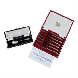 Set of six silver handled tea knives and silver dog nosed teaspoon, all hallmarked, boxed