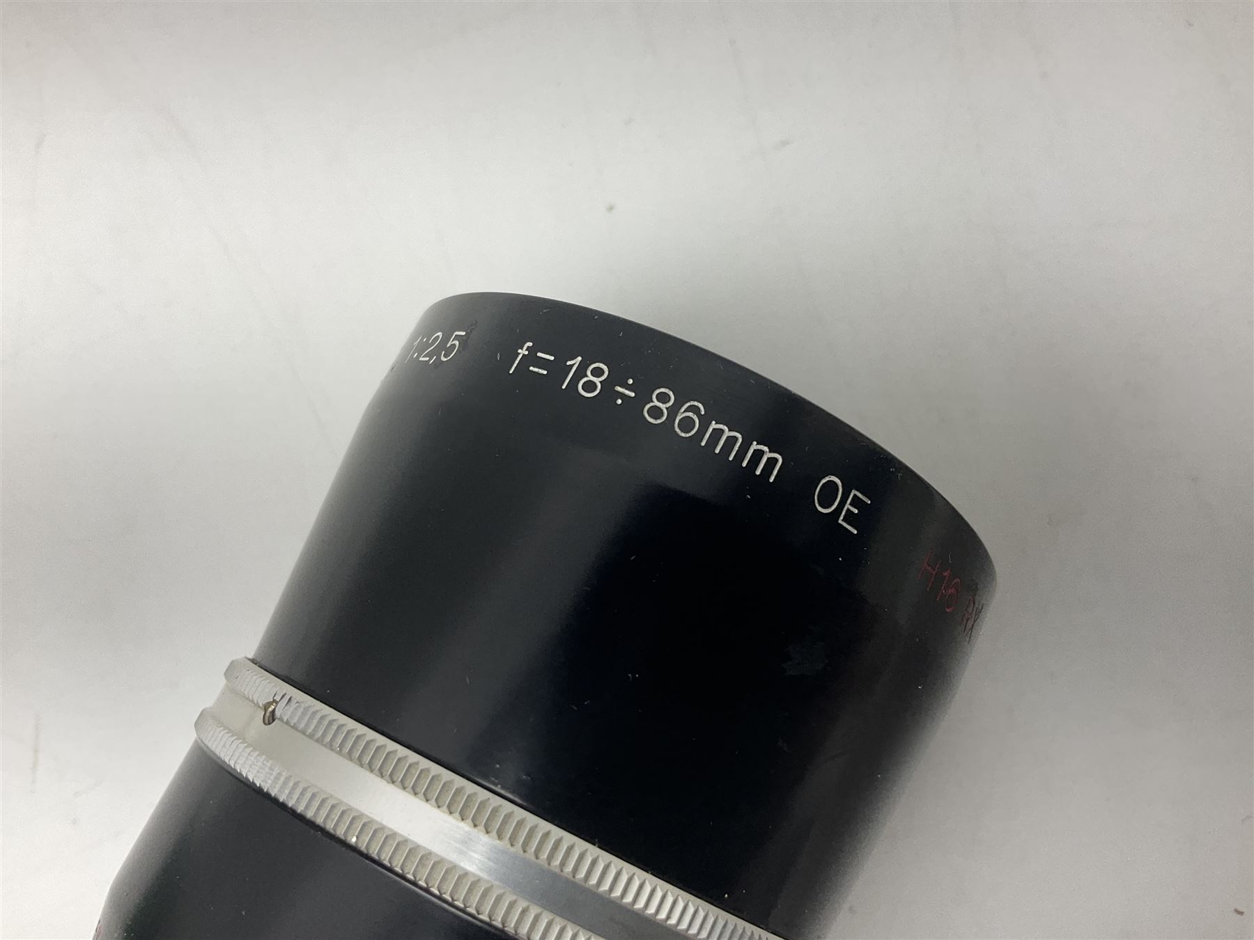 Kern Paillard Vario Switar OE 1:2.5 f=18/86mm' lens, serial no. 1108068 in wooden case  