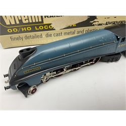 Wrenn '00' gauge - Class A4 4-6-2 steam locomotive 'Mallard' in LNER blue No.4468; boxed; and Refrigerator Van Eskimo Foods; boxed (2)