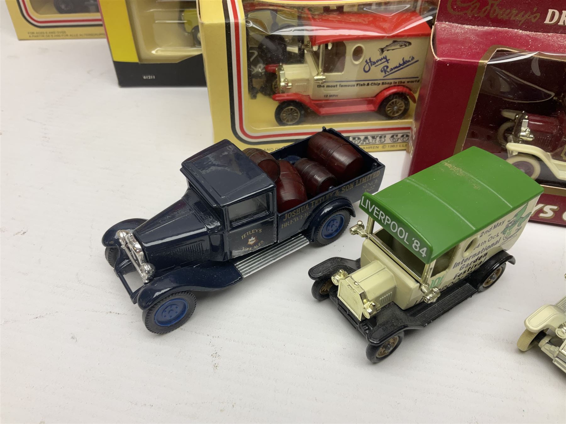 Corgi/Lledo - small collection of modern die-cast vehicles to include Corgi Aviation Archive 1:144 scale aircrafts 47111, 47301 and 47506; Lledo The RFC/RAC Anniversary Collection; quantity of Lledo Days Gone and Corgi models boxed and loose etc 