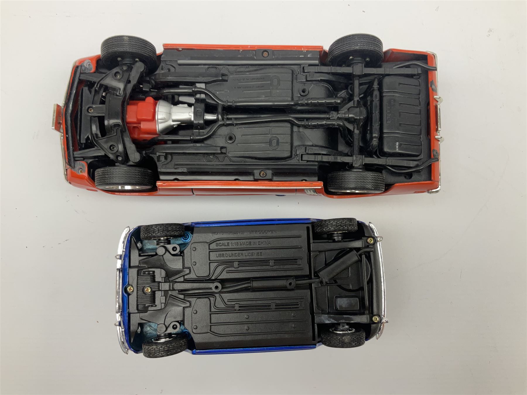 Nine 1:18 scale die-cast models including Ertl Chevrolet; Norev Renault 16; Sun Star Mitsubishi Pajero and Lotus Elan; Motor Max Land Rover Discovery; Road Tough Mercedes Benz 500SL etc; all unboxed (9)