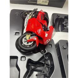 Three Minichamps 1:12 scale die-cast motorcycles - Yamaha YZR 500 Max Biaggi 2000; Yamaha YZR-M1 Colin Edwards Fiat Yamaha Team MotoGP 2007 GP Australia; and Yamaha YZR 500Team Yamaha Max Biaggi 500ccGP 2001; all boxed (3)