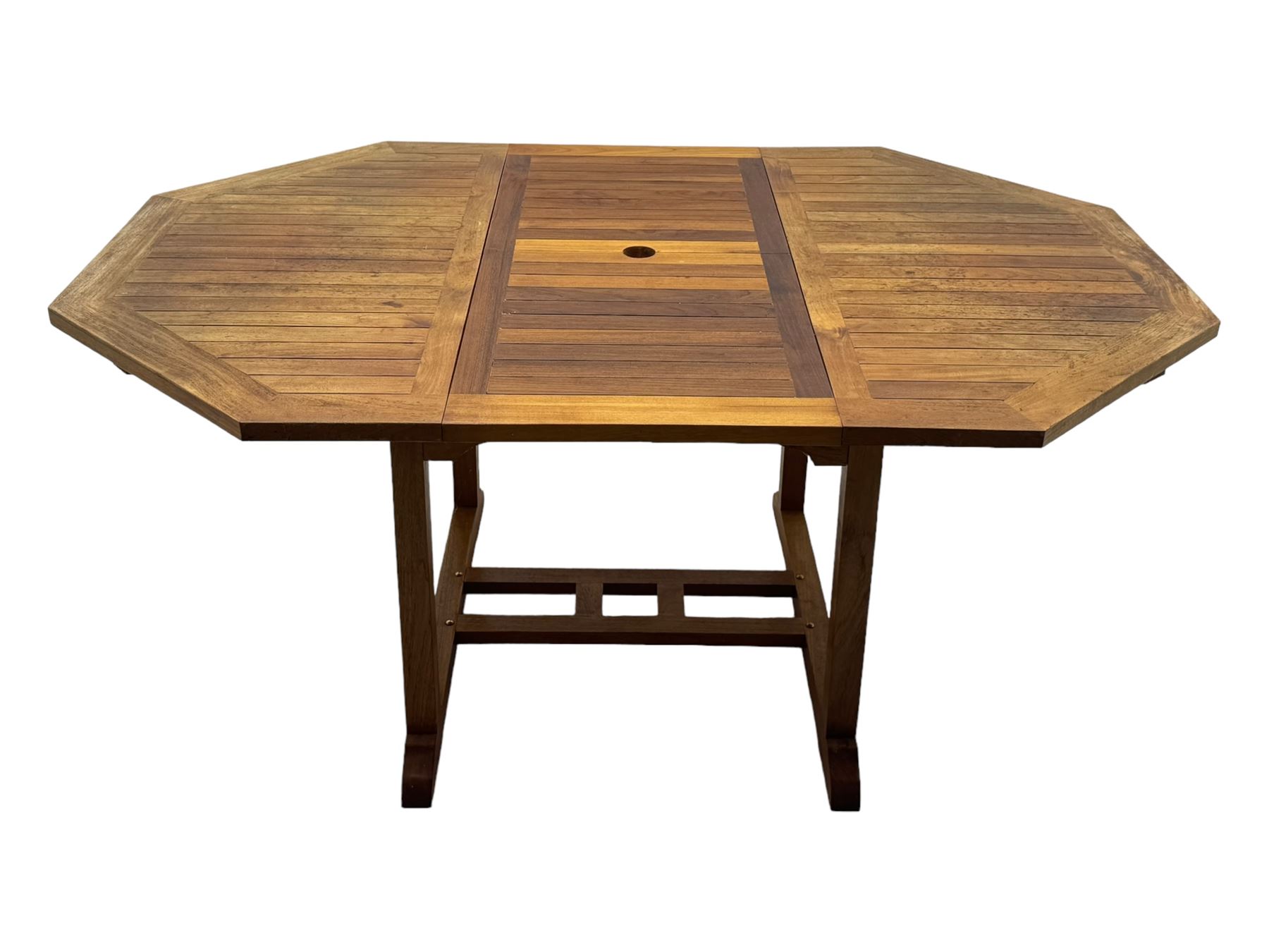 Extendable garden table, octagonal slatted top with central hinged folding leaf, on straight rectangular supports connected by double stretcher