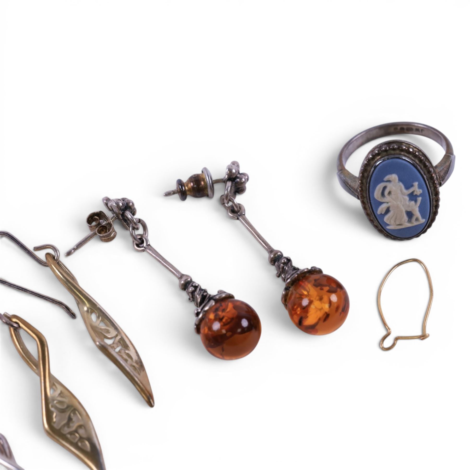 Silver jewellery, including Kit Heath pendant with matching earrings, pair of Baltic Amber pendant earrings and a Jasperware ring
