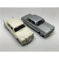 Eight Lansdowne Models 1:43 scale models - 1939 Bentley Embiricos, 1939 Lagonda V12 Long Saloon, 1961 Wolseley 6-110, 1971 Vauxhall PC Cresta De Luxe, 1958 Austin A105, 1955 Hillman Minx Convertible, 1954 Singer Roadster and 1936 Bentley 4 1/4 Ltr Park Ward DHC; all unboxed (8)