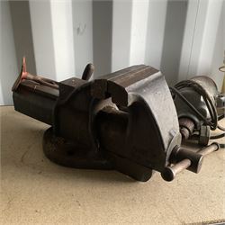 Large Record 36p vice with drills and transformer  - THIS LOT IS TO BE COLLECTED BY APPOINTMENT FROM DUGGLEBY STORAGE, GREAT HILL, EASTFIELD, SCARBOROUGH, YO11 3TX