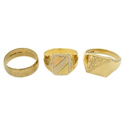 18ct gold signet ring, 9ct gold signet ring and one other 9ct gold wedding band