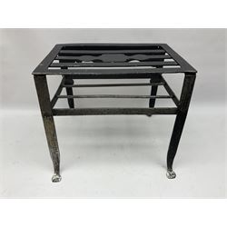 18th century style wrought iron fireside footman/trivet, H30.5cm, W35.5cm