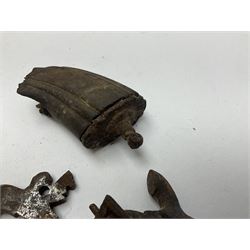 WW2 German Luftwaffe Mess cutlery comprising table spoon and fork, each with H.M.Z.38 mark; WW1 British War Medal awarded to L-13858 Gnr. J. McCabe R.A.; and small quantity of military badges, rank pips etc