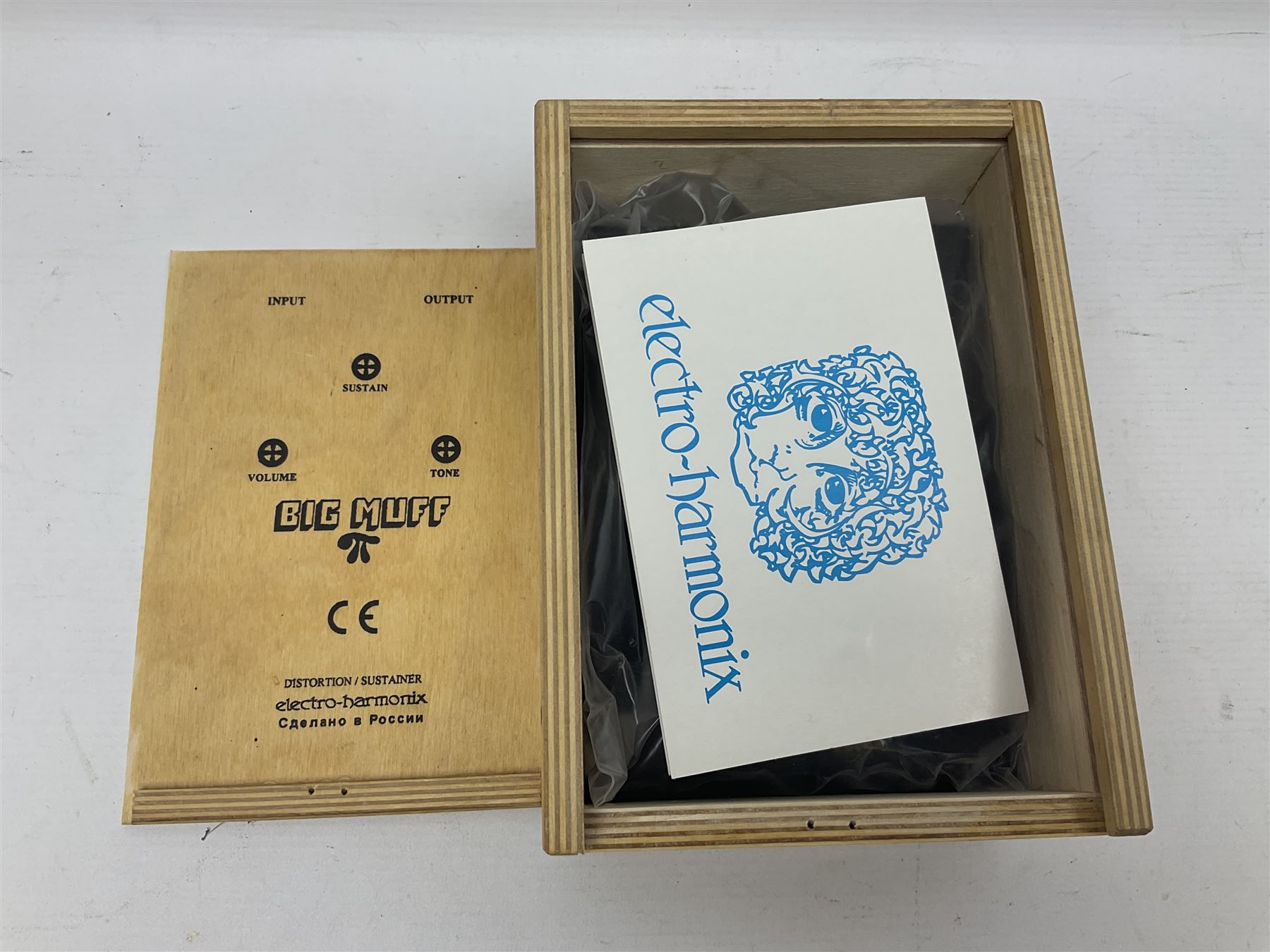 Electro Harmonix Big Muff Pi V7 distortion sustainer, in original box