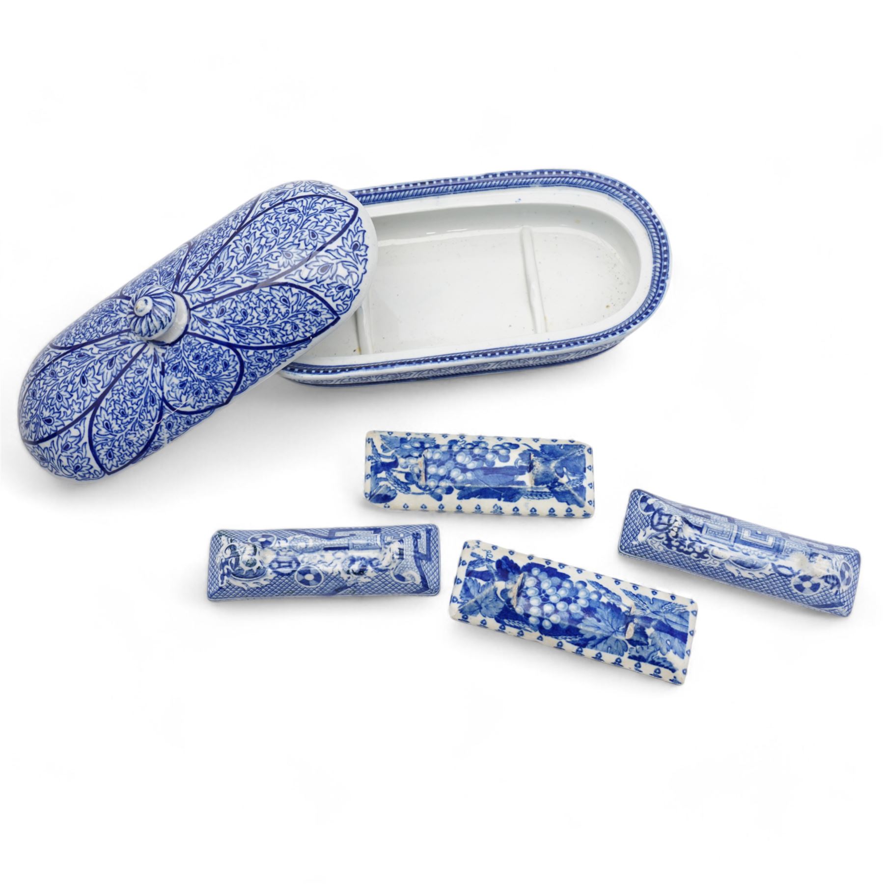 Pair of early 19th century Enoch Wood 'Grapevine Border Series' blue and white knife rests, another pair in the Willow pattern, Victorian T G Booth Indian Ornament razor box and cover and Wedgwood 'Fallow Deer' pattern coffee pot, cream jug, sugar bowl and cover and a coffee can and saucer