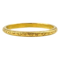 22ct gold wedding band, with engraved decoration, stamped