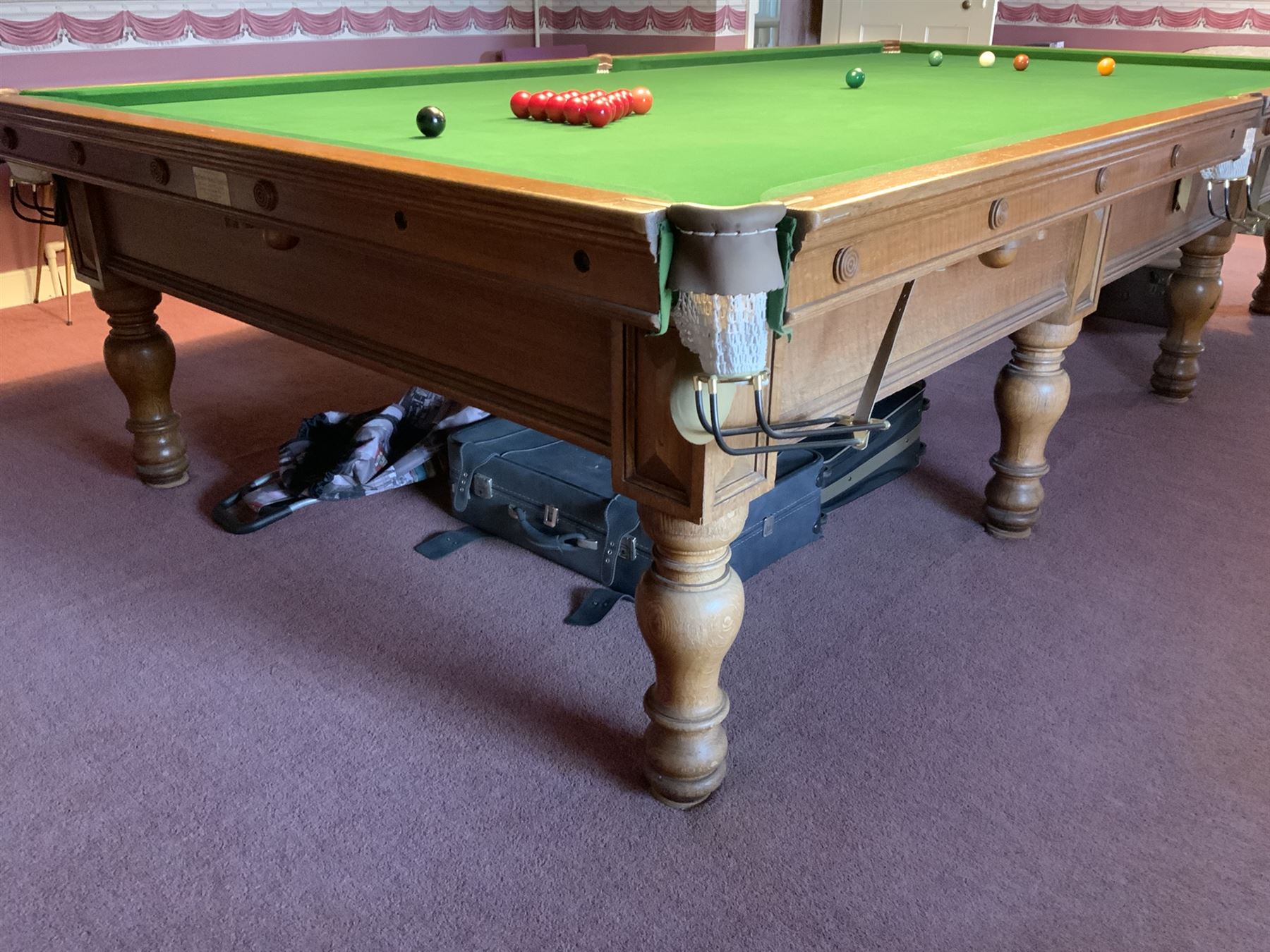 Burroughes and Watts (Soho, London: 1839-1900) - late 19th century oak full size billiard or snooker table, on eight turned supports, thick slate bed.
Currently situated in storage, ready for delivery. Currently in storage. Sold as per image.