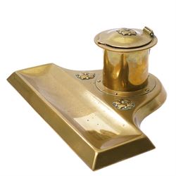 Albert Edward Jones (1878-1954) Arts & Crafts period brass inkwell, W21cm
