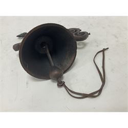 Cast iron exterior hanging garden bell with Labrador decoration, H24cm
 THIS LOT IS TO BE COLLECTED BY APPOINTMENT FROM DUGGLEBY STORAGE, GREAT HILL, EASTFIELD, SCARBOROUGH, YO11 3TX
 