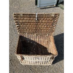 Wicker storage basket - THIS LOT IS TO BE COLLECTED BY APPOINTMENT FROM DUGGLEBY STORAGE, GREAT HILL, EASTFIELD, SCARBOROUGH, YO11 3TX